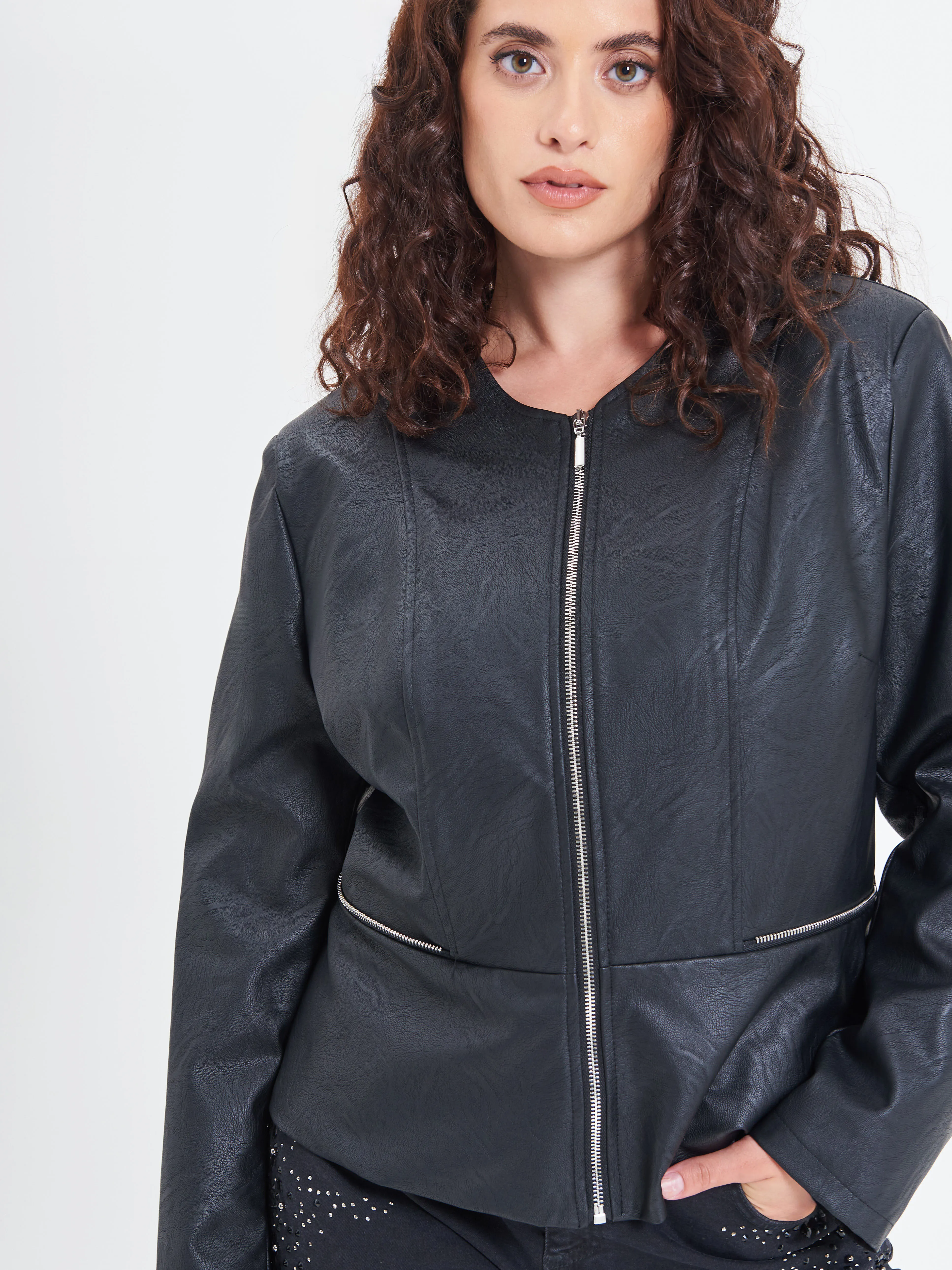      Giubbino Curvy in similpelle con Baschina     
